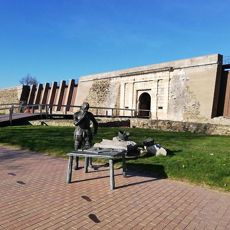 罗萨斯2166 Rocmar 1 4-C, Excelente Situacion Frente Al Puerto Pesquero Y Con Vista A La Bahia. Gran Terraza. Gran Parking Publico Delante. - Es-258-30公寓 外观 照片