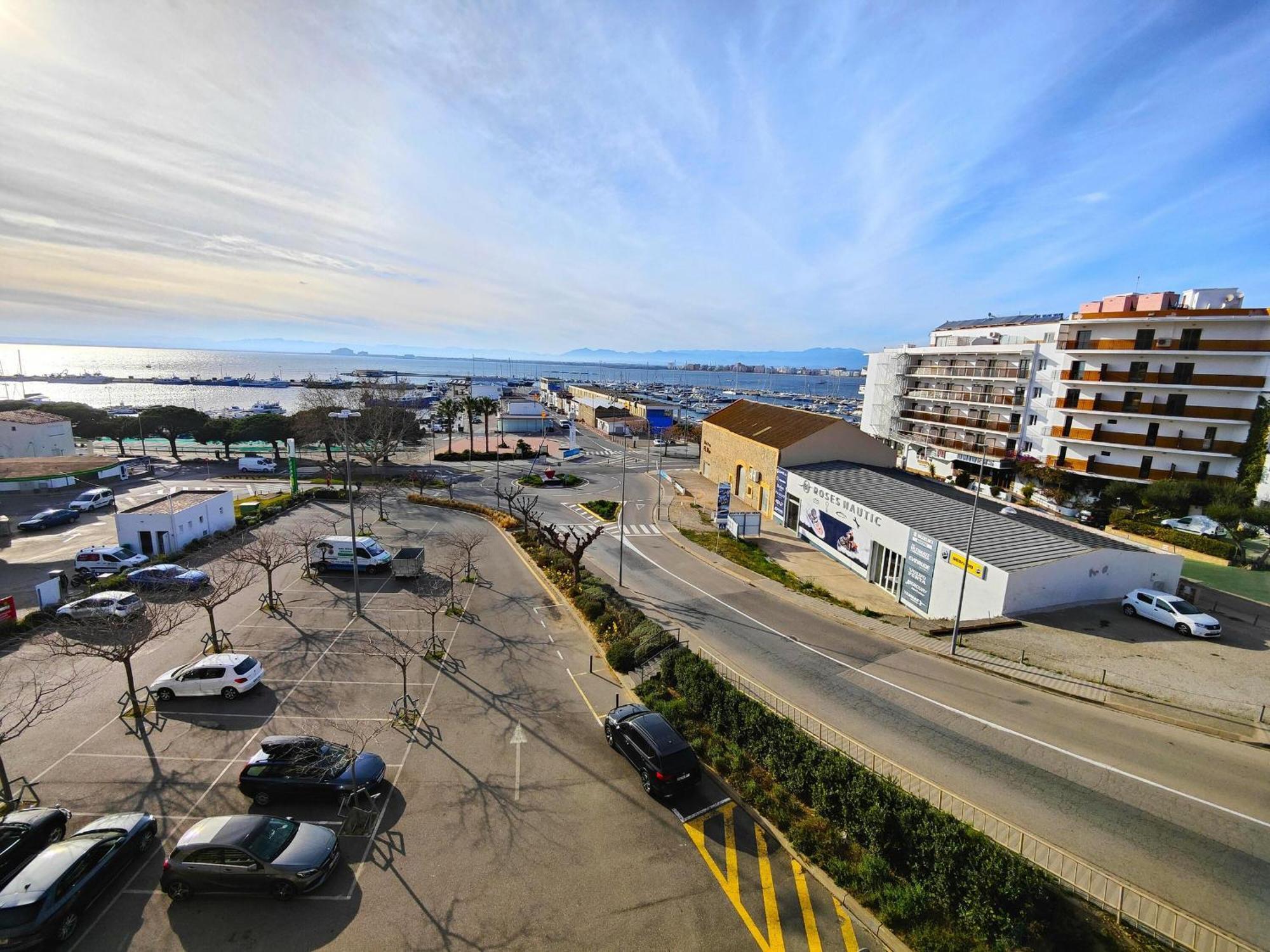 罗萨斯2166 Rocmar 1 4-C, Excelente Situacion Frente Al Puerto Pesquero Y Con Vista A La Bahia. Gran Terraza. Gran Parking Publico Delante. - Es-258-30公寓 外观 照片